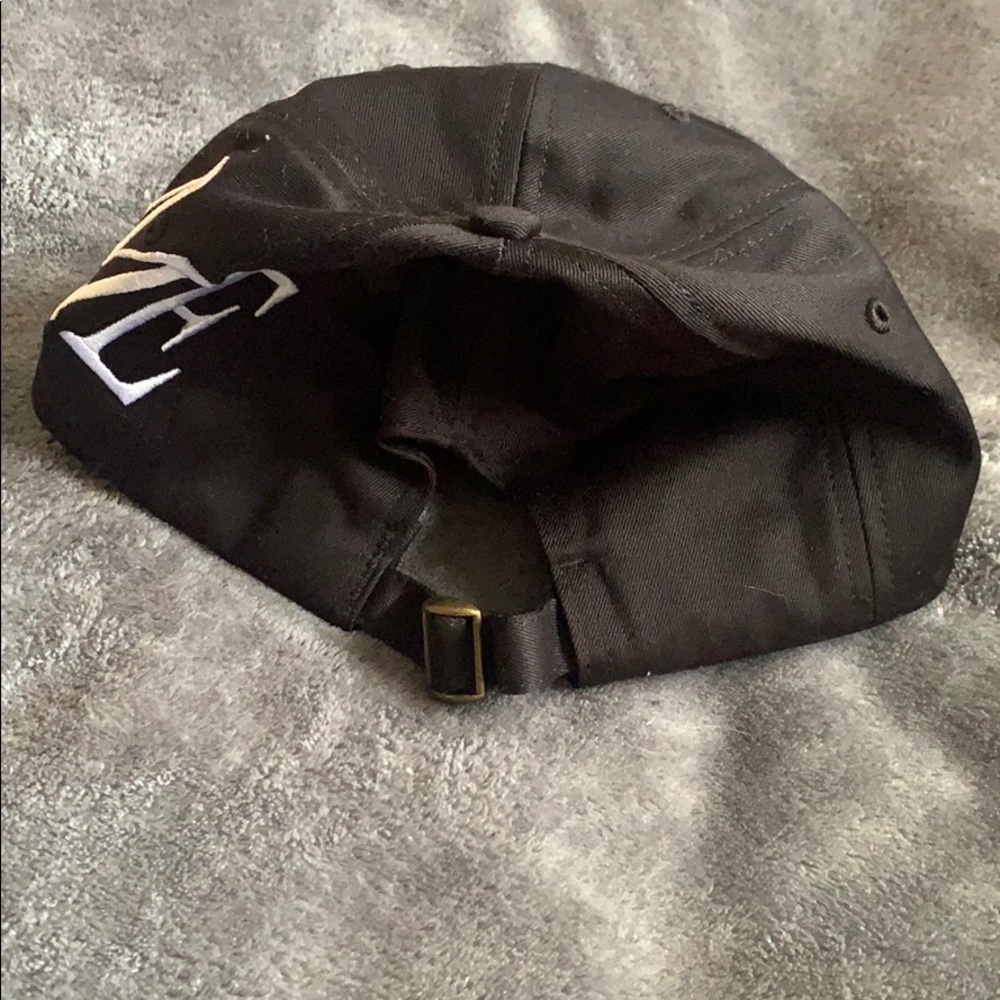 Supreme Arc Logo 6-Panel Black Hat - Picture 3 of 5